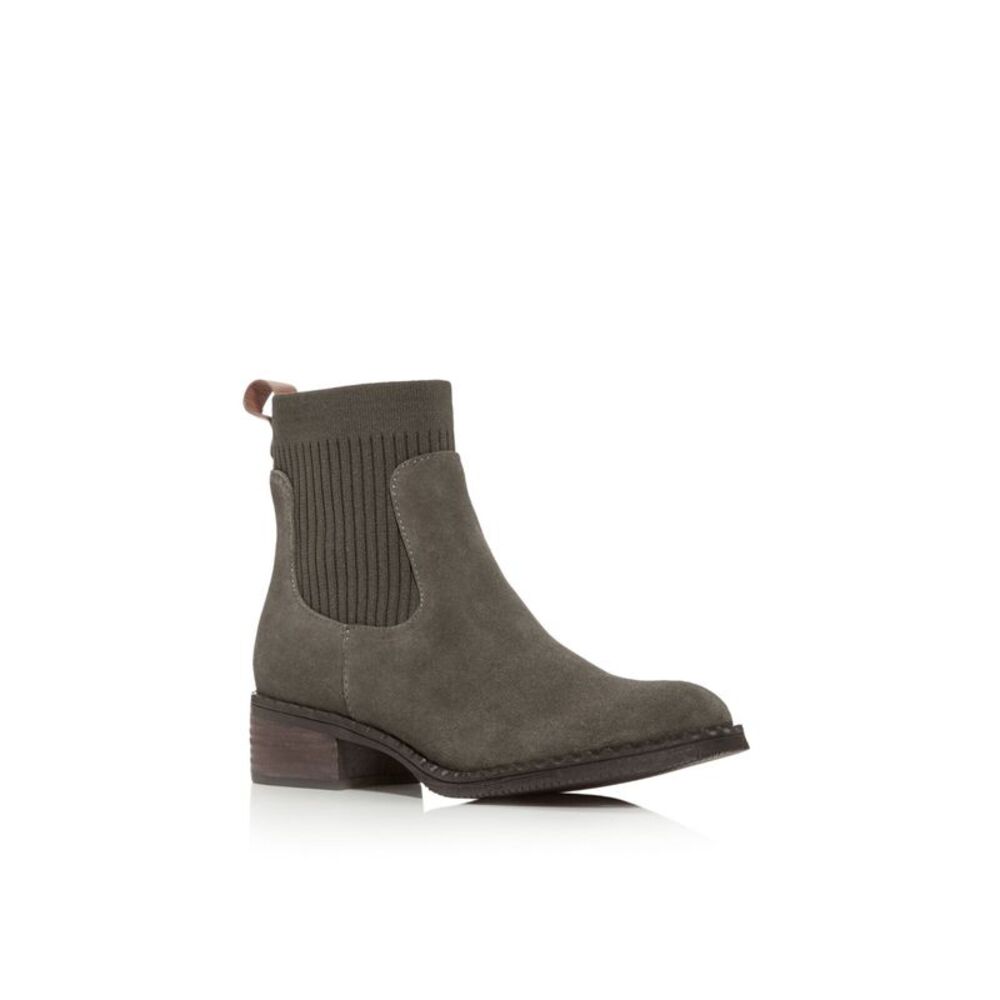 GENTLE SOULS KENNETH COLE Womens Charcoal Gray Inset Best Chelsea Booties 8.5